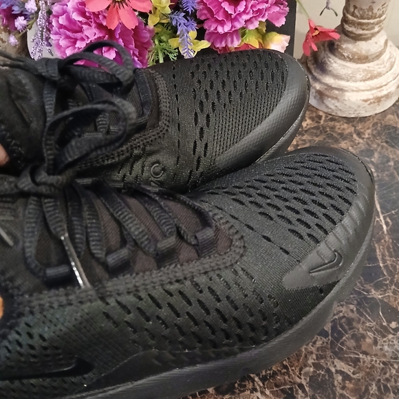 Nike Air Max 270 Streetwear/Lifestyle Shoes Size 7 Youth/8.5 Women - Picture 3 of 10